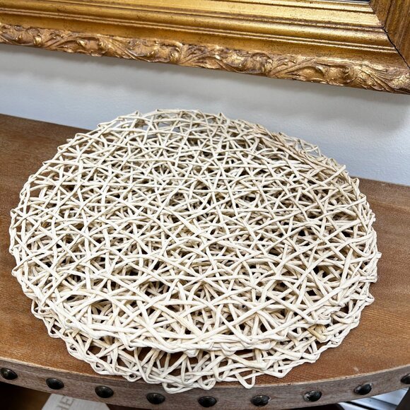 Woven Raffia Grasscloth Chargers - Set of 4 | Coastal | Nautical | Summer House - Picture 4 of 5